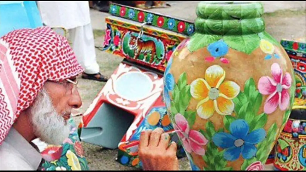 essay on handicrafts of pakistan
